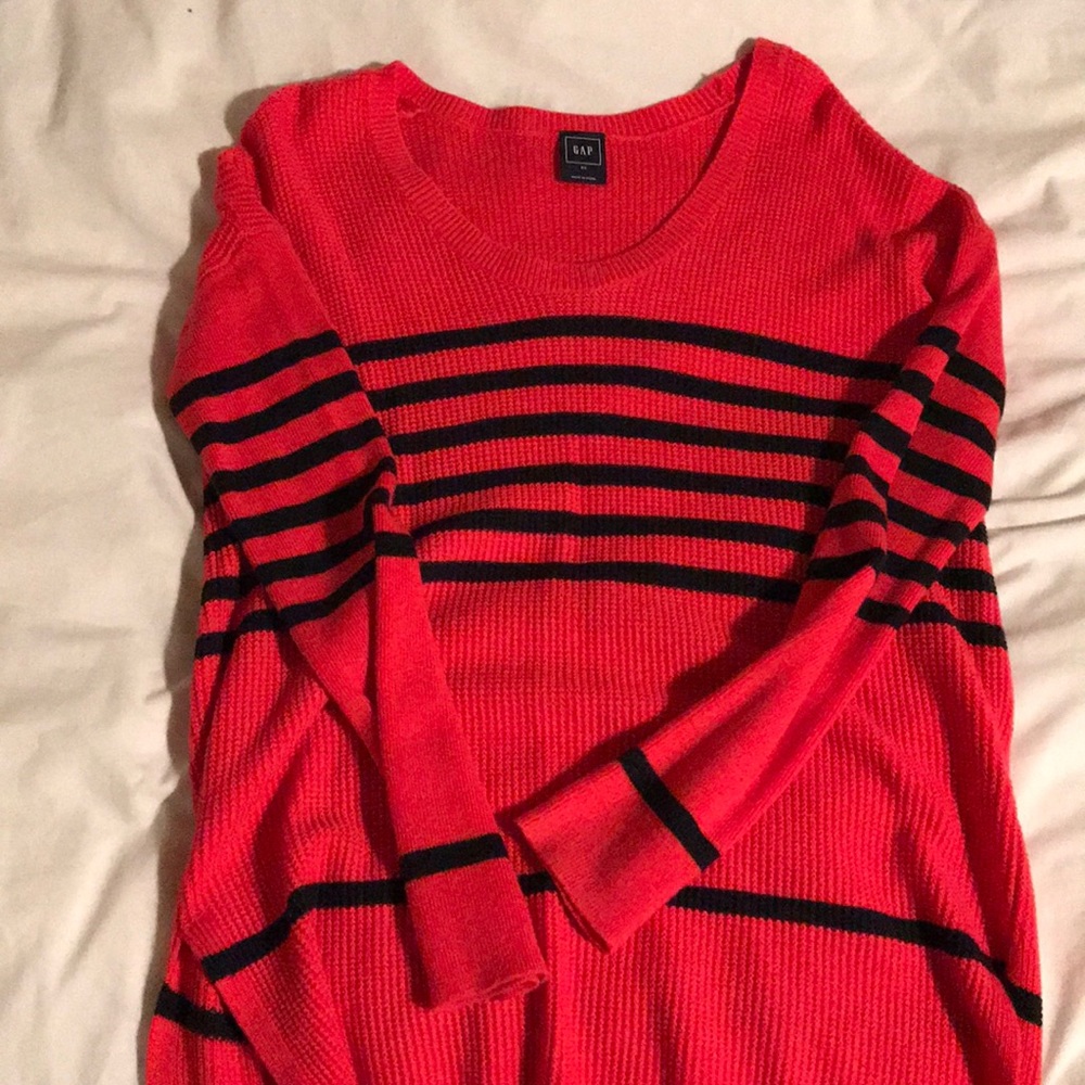 Ribbed sweater.